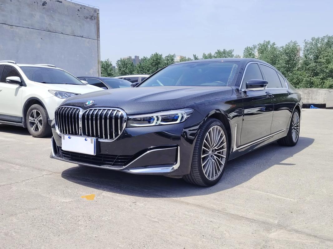 宝马7系轿车/宝马7系轿车价格2025价目表图片大全