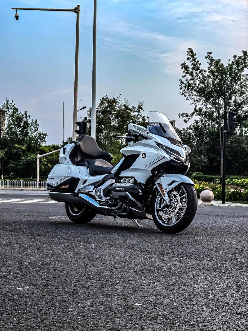 摩托车本田,摩托车本田金翼多少钱一台