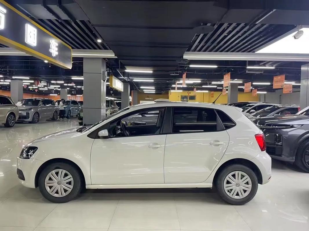 二手大众polo两厢多少钱/二手大众polo两厢照片