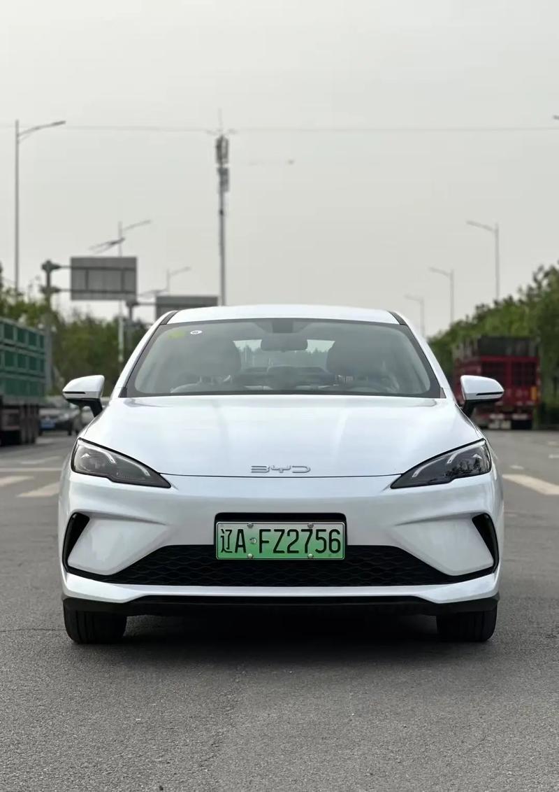 比亚迪海豹 比亚迪海豹05混动版