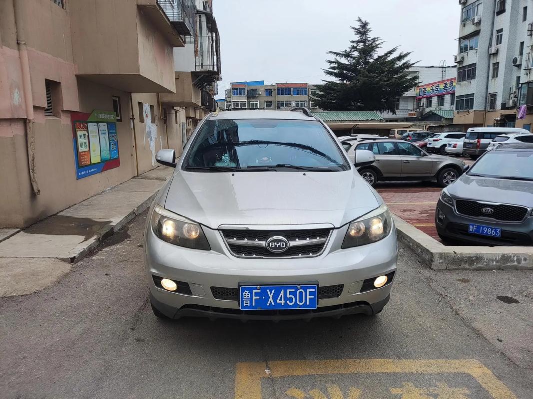 比亚迪s62012款尊贵型,比亚迪s62012款配置