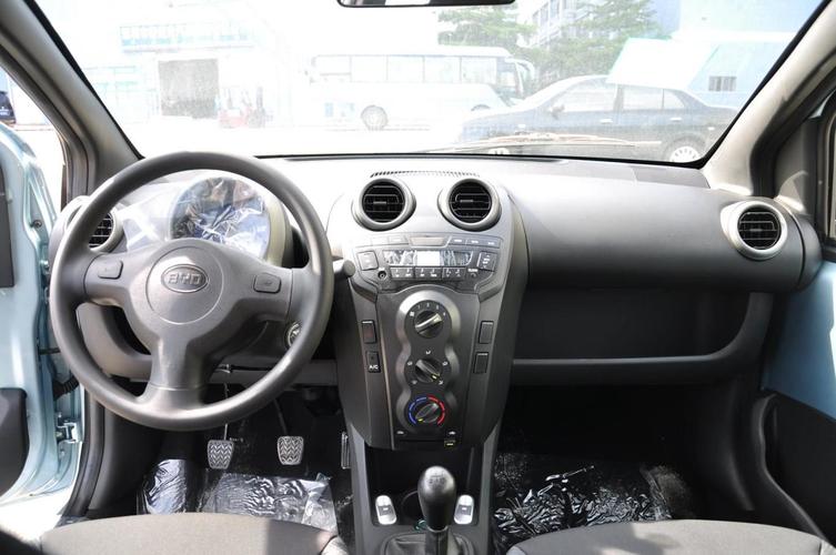 比亚迪f0内饰改装案例 比亚迪f0内饰翻新