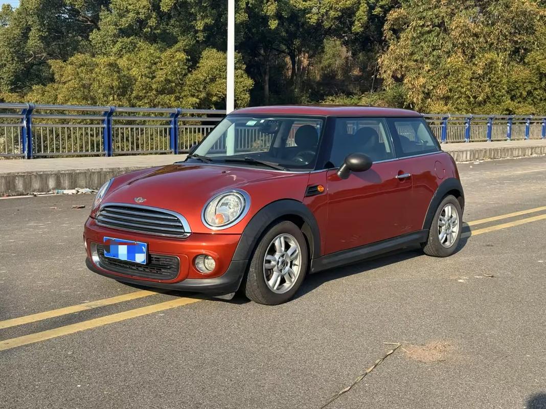 迷你汽车价格及图片(迷你one汽车图片及价格)