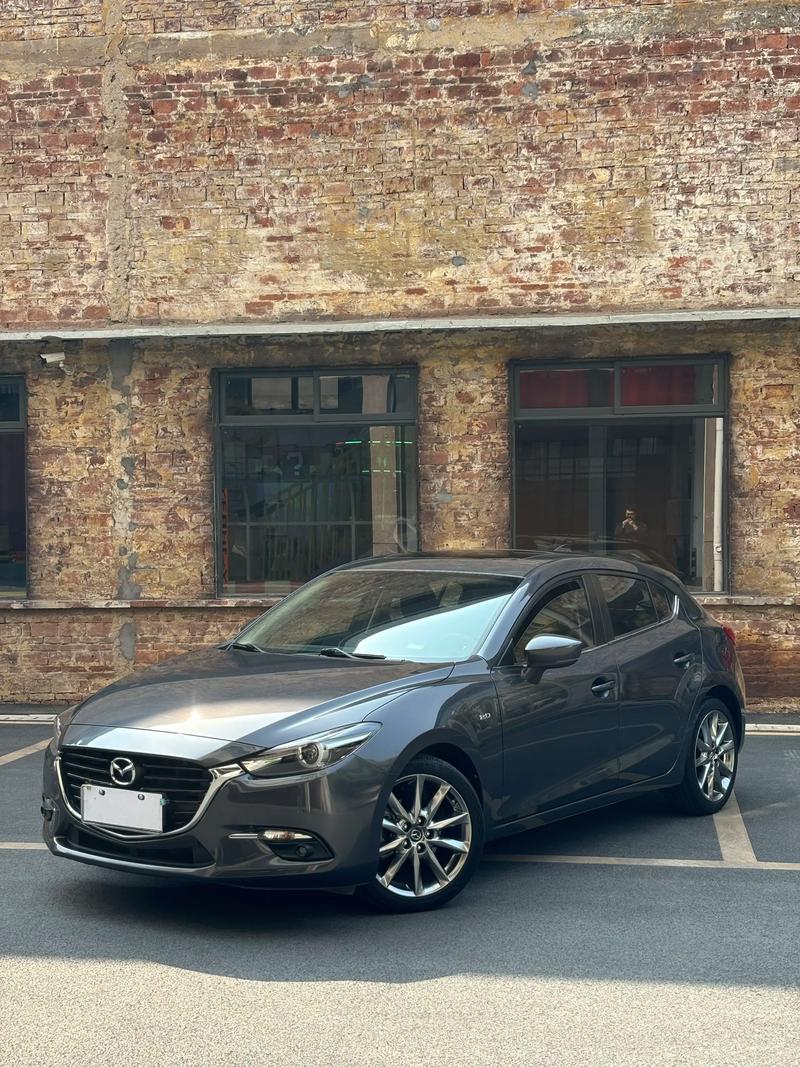 【马自达二厢车图片价格,马自达二厢版2020】