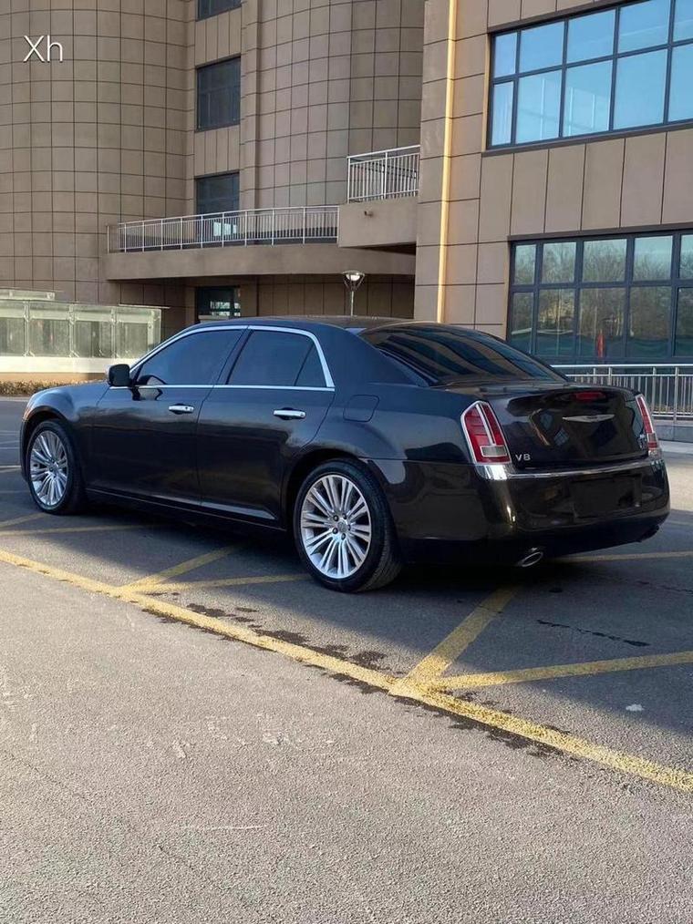 300c是什么车,车尾有个300c是什么车