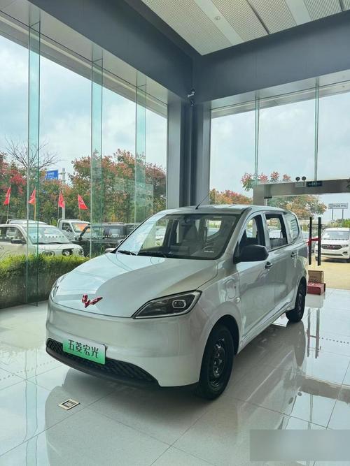 五菱宏光电动车2023款,最新五菱宏光电动车