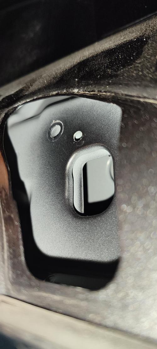 4s店换一个后视镜多少钱 后视镜折叠轴断了