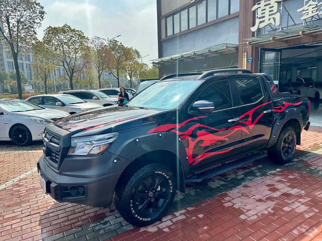 锐骐6皮卡和铃拓哪个好/铃拓和锐骐6哪个耐用